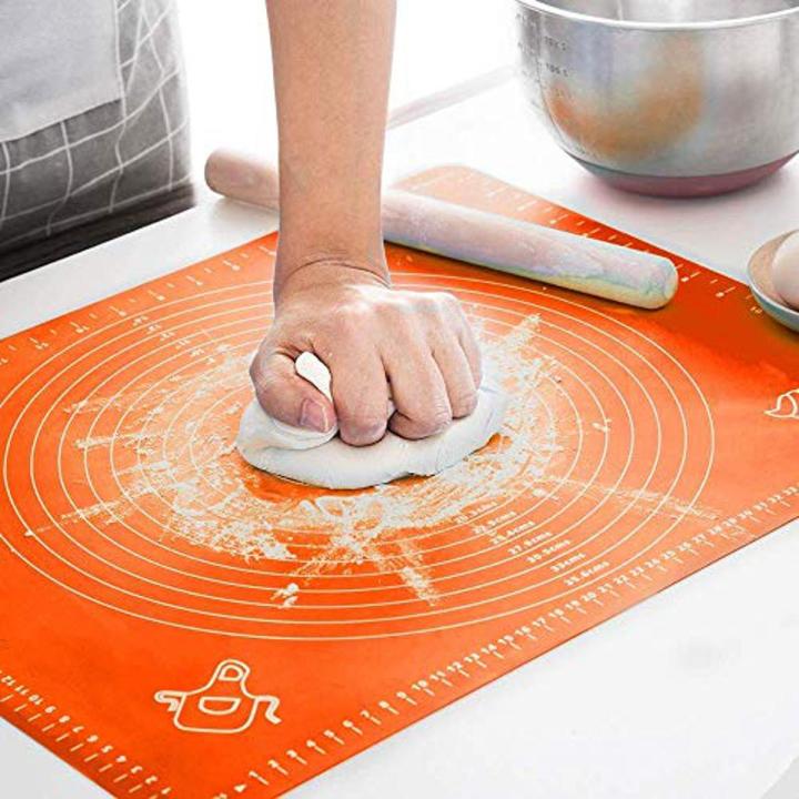 Large 50x40cm silicone roti mat, non-stick and multipurpose for kneading, rolling dough, and baking in the kitchen.