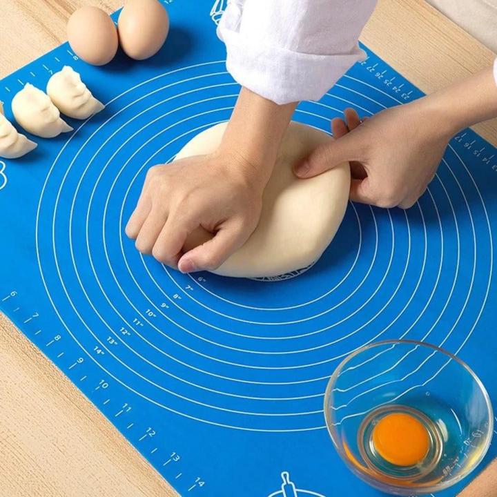Large 50x40cm silicone roti mat, non-stick and multipurpose for kneading, rolling dough, and baking in the kitchen.